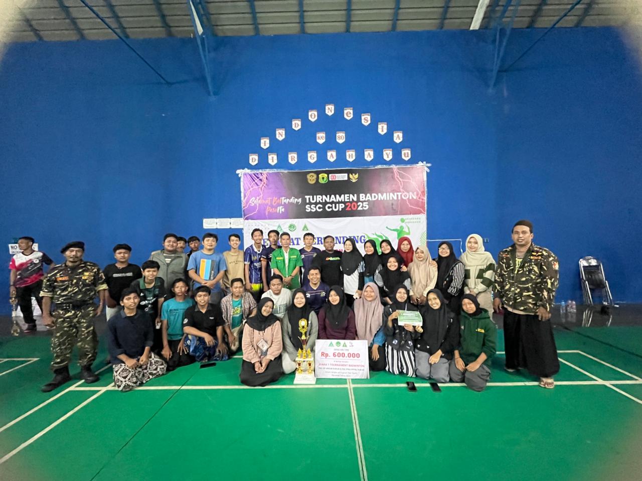 Ansor dan IPNU-IPPNU Lowayu Raih Juara 1 di Turnamen Badminton Hari Santri 2025